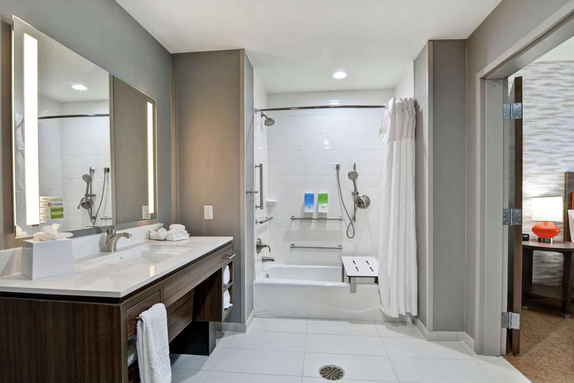 Home2 Suites By Hilton Bedford Dfw West Εξωτερικό φωτογραφία